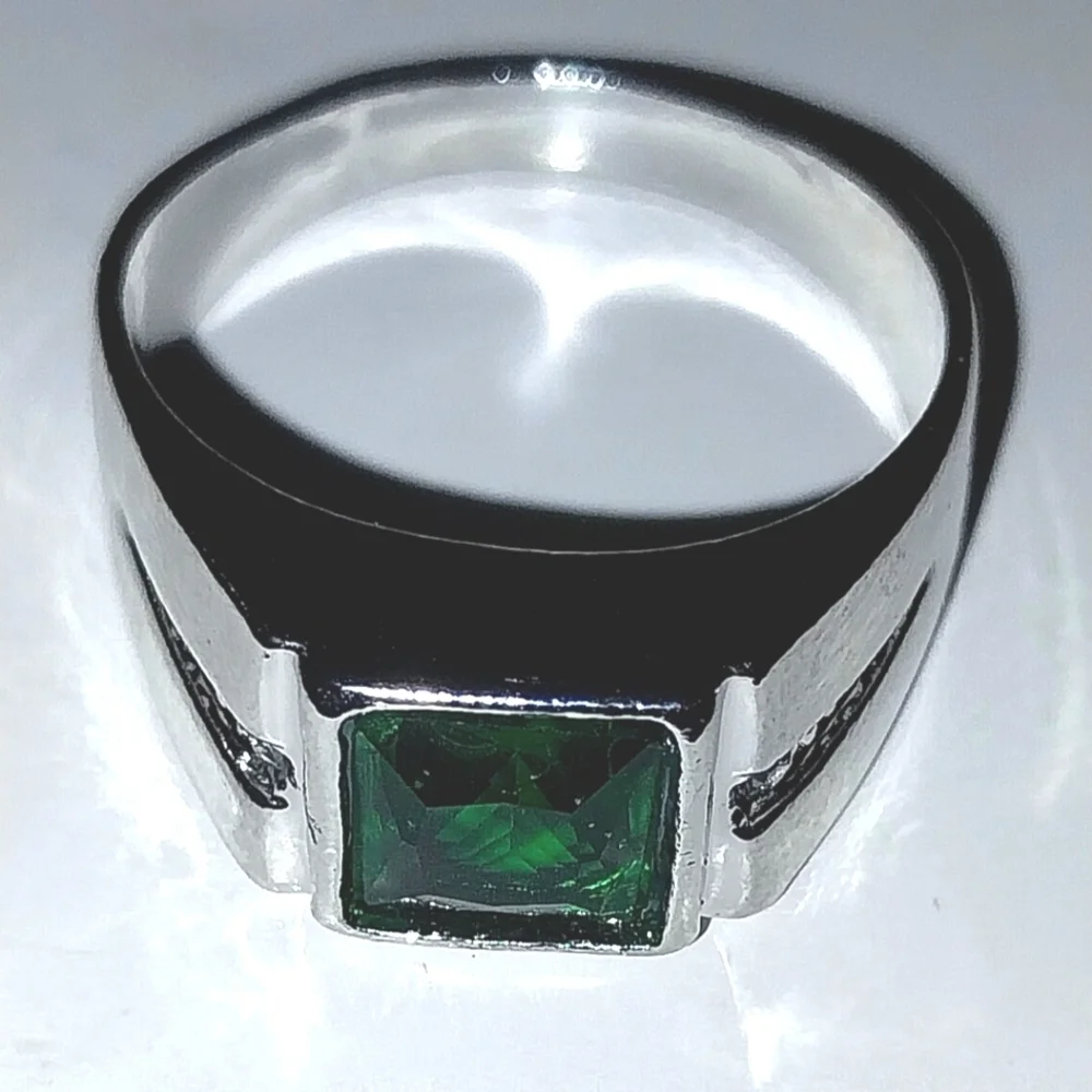 Men's Stunning Silver Band with Emerald Green Stone Sz 12